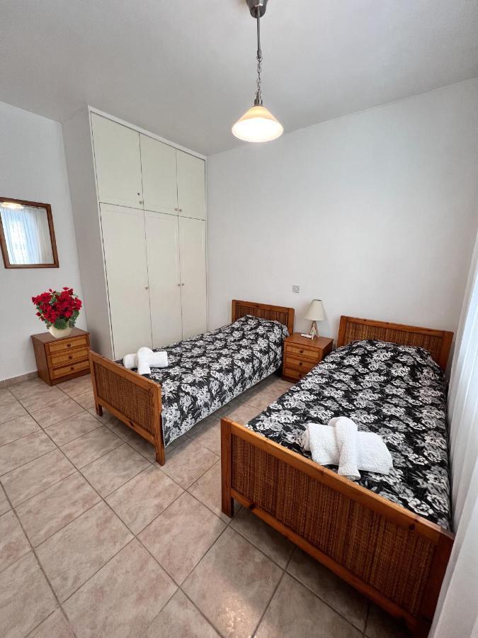 Pafia Sunbeach Townhouse Paphos Exterior foto